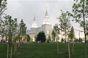 President Thomas S. Monson dedicated the Kansas City Missouri Temple Sunday, May 6. It is the Church's 137th operating temple.