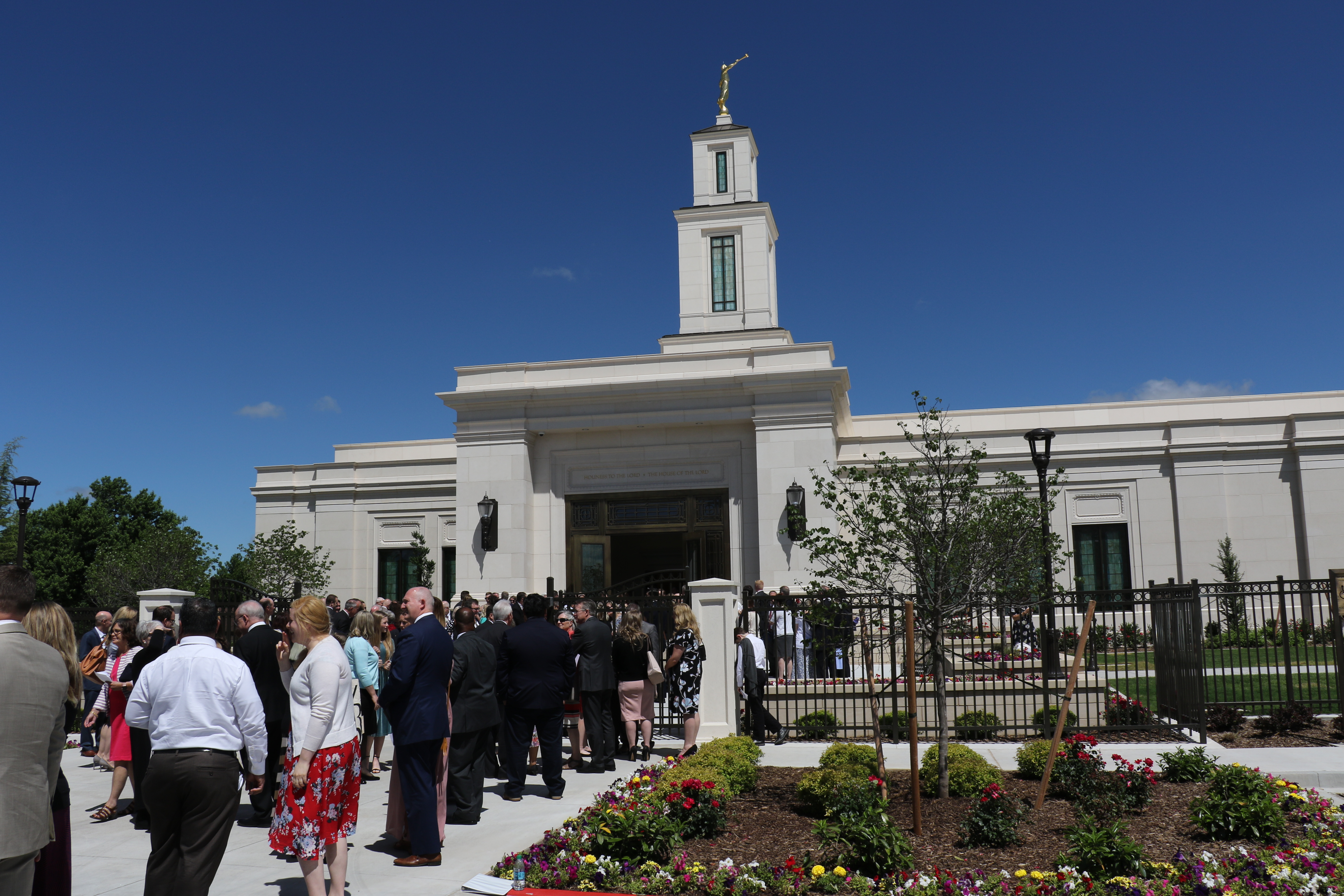Latter-day Saints gather outside following May 19, 2019, rededication of the Oklahoma City Oklahoma Temple.