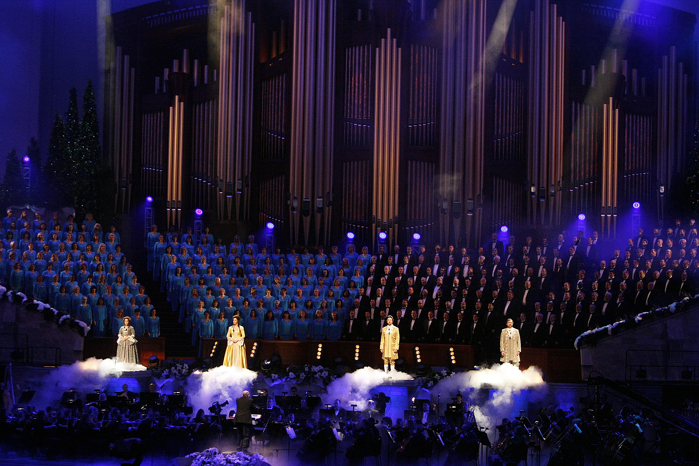Mormon Tabernacle Choir Christmas concert photo gallery Church News