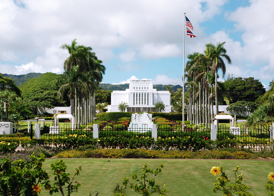 O Templo de Laie Havaí hoje serve aos Santos fiéis de Oahu, Kauai (o Templo de Kona Havaí tem servido ao resto do Havaí desde 2000) e das Ilhas Marshall no Pacífico Ocidental. Quando abriu pela primeira vez em 1919, ele serviu a todo o Havaí, as ilhas do Pacífico Sul e a Ásia.